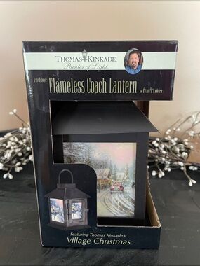 Thomas Kinkade Flameless Coach Lantern w/Village Christmas Art - 6” Tall